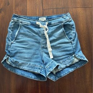 UpWest All-Around Denim Short EUC color-Vallejo, size S